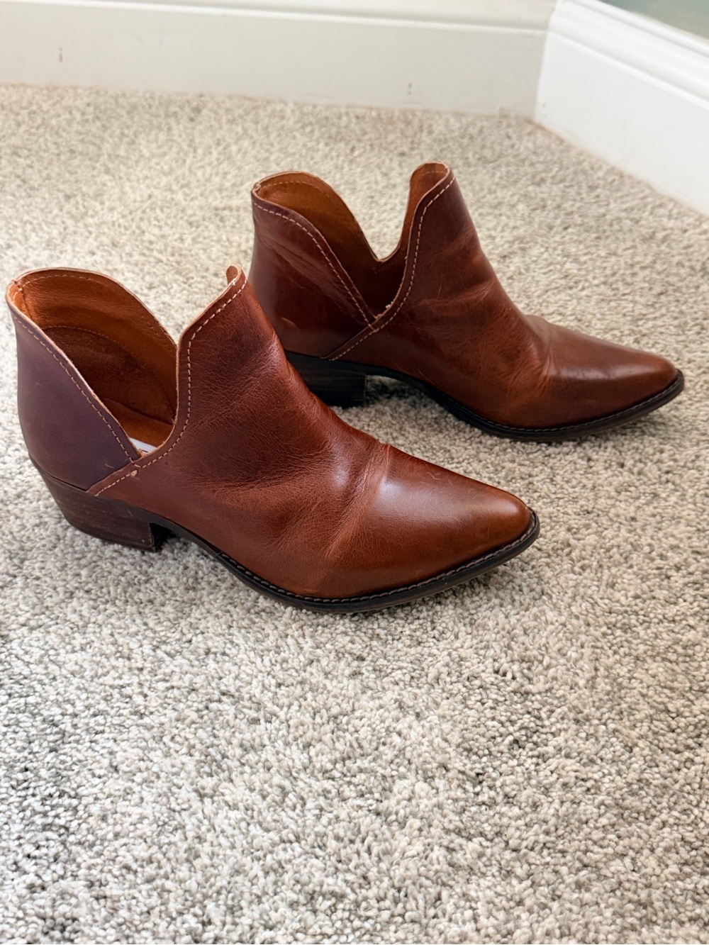 GT-0091 | Steve Madden Austin Cognac Leather Western Ankle Booties Size 7.5M